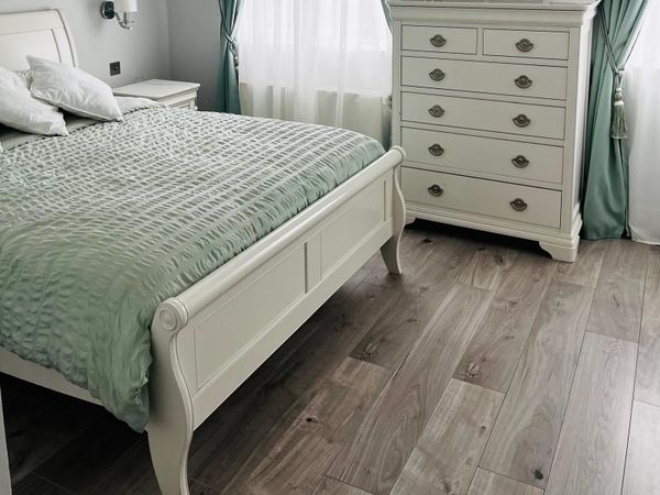 Bedroom furniture - Main image