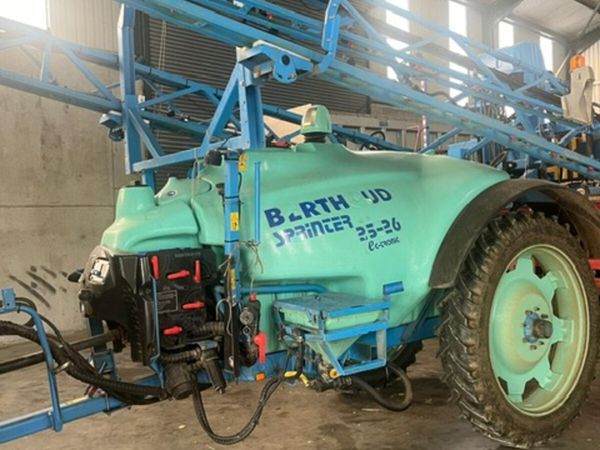 Berthoud Sprinter 2600 Ltr trailed Sprayer - Main image