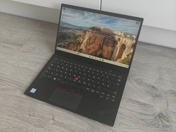 Lenovo X1 Carbon | i7 | 16GB | 256GB | 14" 2K | - Main image