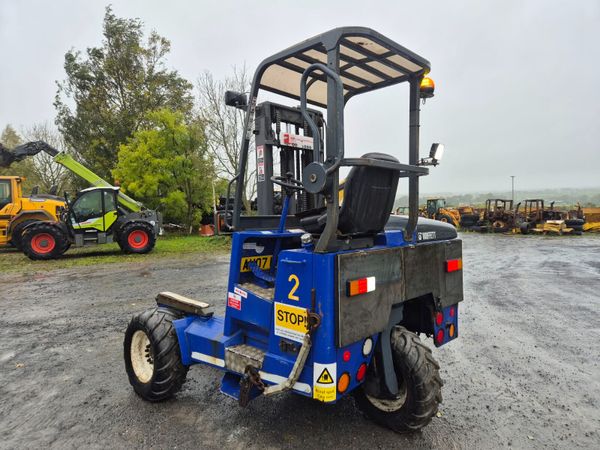 Moffett Forklift - Main image