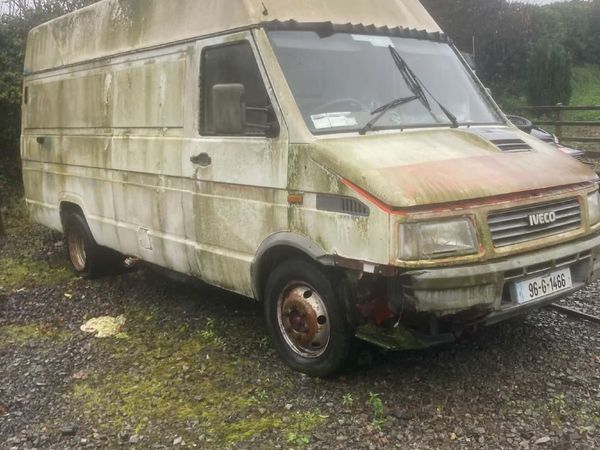 96 Iveco ex Eircom with hoist - Main image