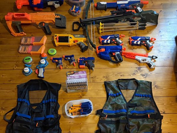 13 Nerf Guns, Cross Bow and Bullets - Main image