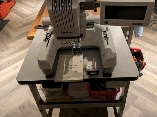 Brother embroidery machine - Main image