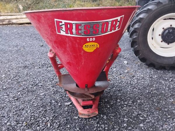 Fertilizer shaker & bale spike - Main image