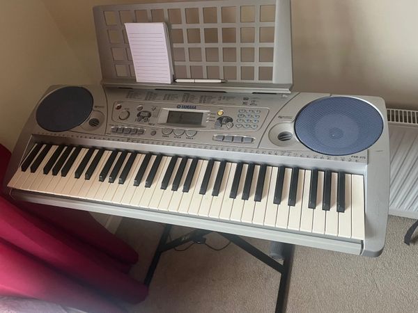 Yamaha 61-key portable keyboard - Main image