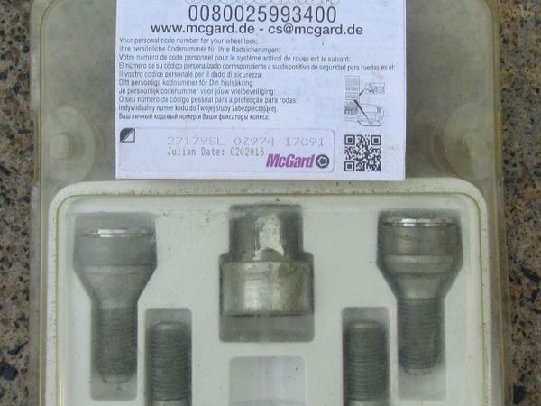 McGard Keyed locking studs - Main image