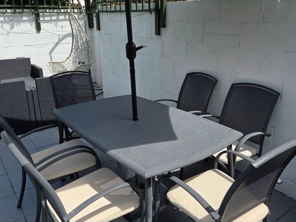 Garden table - Main image