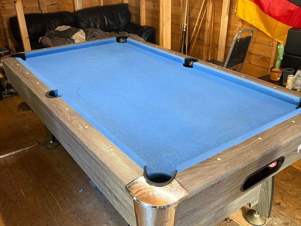Pool table - Main image