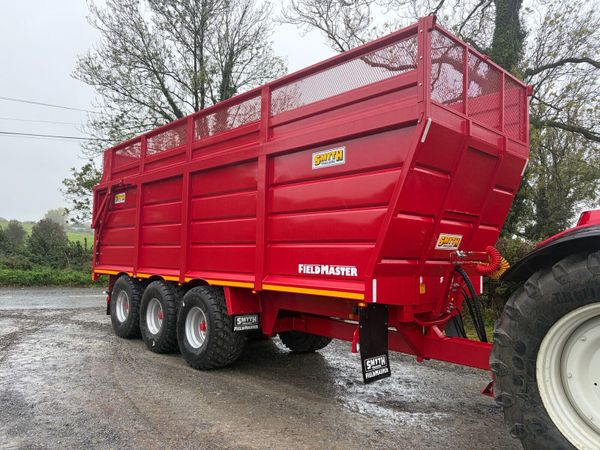 Smyth 25ft tri axle supercube silage trailer - Main image