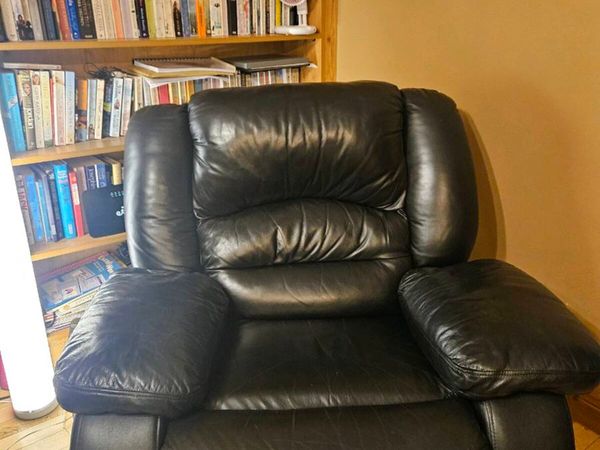 Suite of furniture - Main image