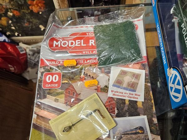 Hornby Atlas OO Gauge Light and Scatter - Main image
