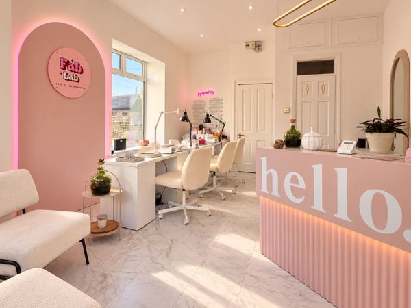 FAB LAB COBH – ESTABLISHED THRIVING NAIL SALON - Main image