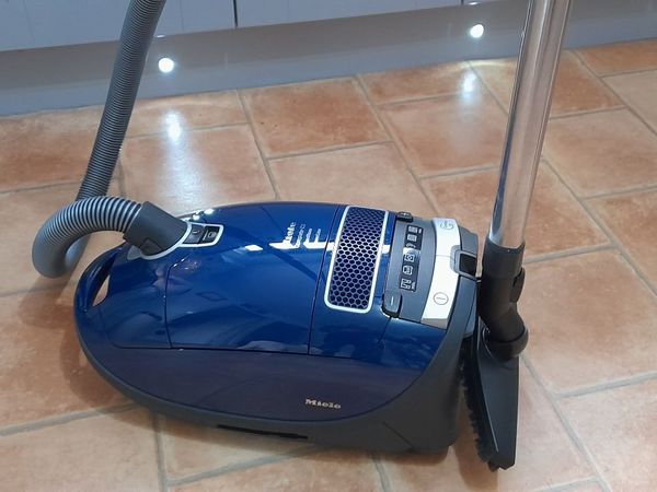Miele vacuum/Hoover cleaner - Main image