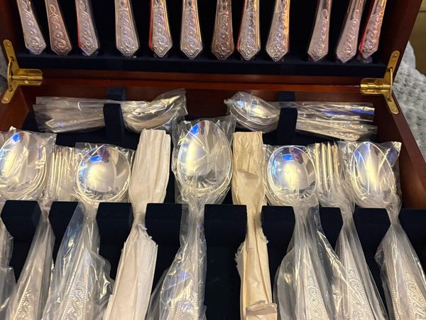 Newbridge Silverware 6 place cutlery set - Main image