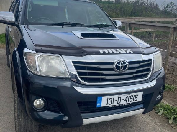 2013 Toyota  hilux invincible - Main image