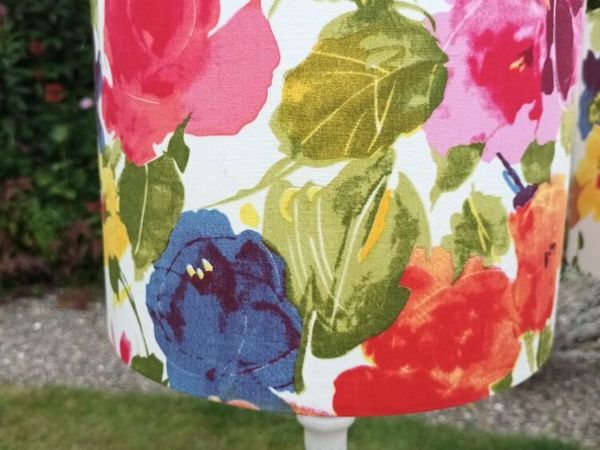 Pair of floral table lamps - Main image