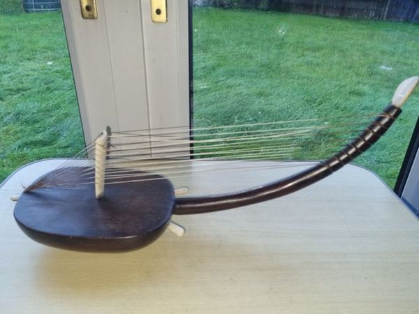 Adungu (traditional African arched harp) - Main image