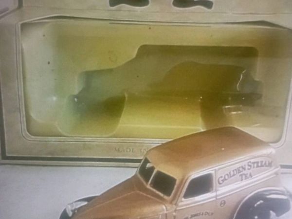 LLEDO DAYS  GONE 1939 CHEVROLET  PANEL VAN - Main image