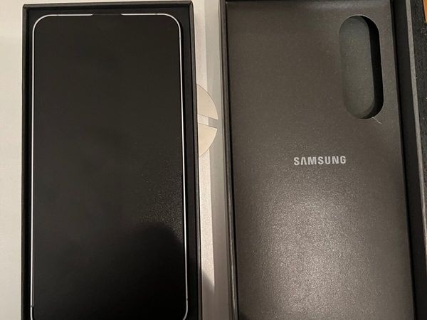 Phone - Main image