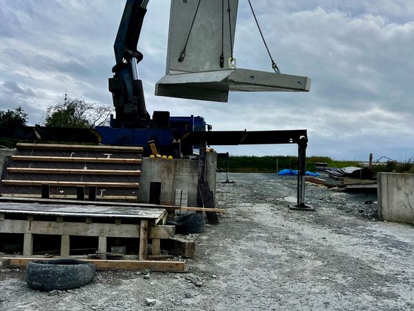 Precast - Main image
