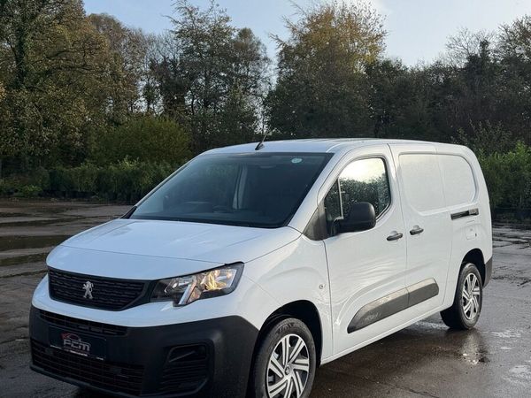 2022 (221)Peugeot Partner XL Long Wheelbase - Main image