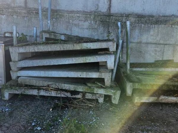Concrete Cubcile Beds - Main image