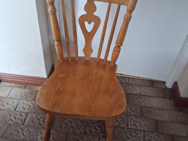 Brown kitchen table and chairs - Main image