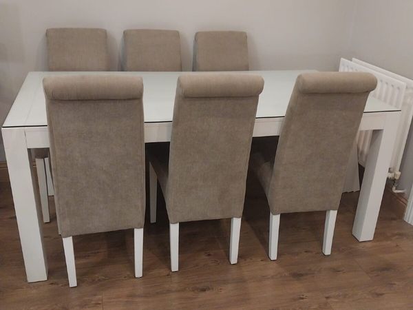 Table & 6 chairs - Main image