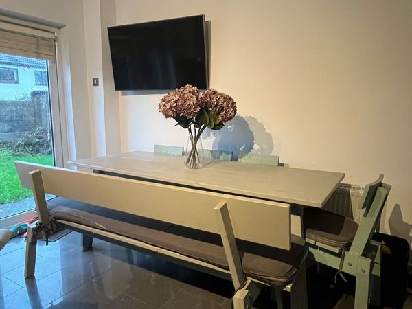 Dinner table - Main image