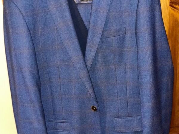 Mens Suit new with tags - Main image