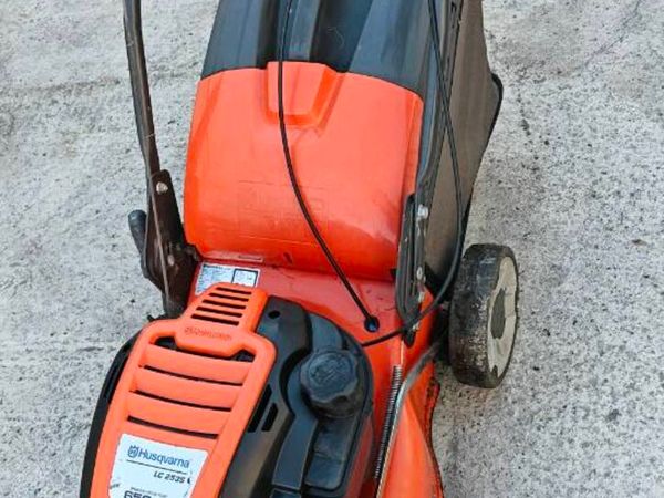 Husqvarna self propelled lawnmower - Main image