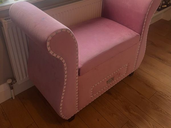 Pink storage seat - Main image