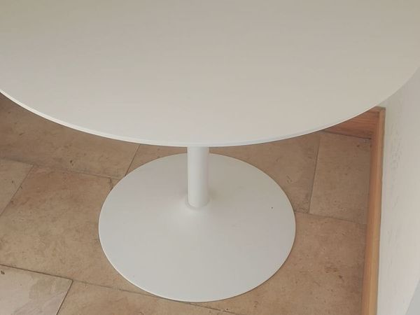 Dining table  available to collect for free - Main image
