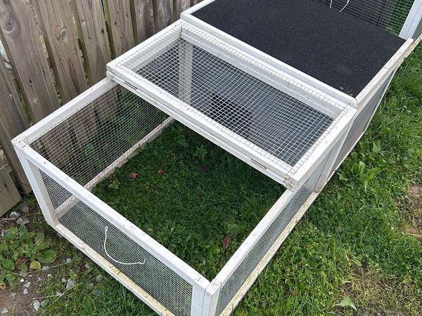 Rabbit hutch / brooder coop - Main image
