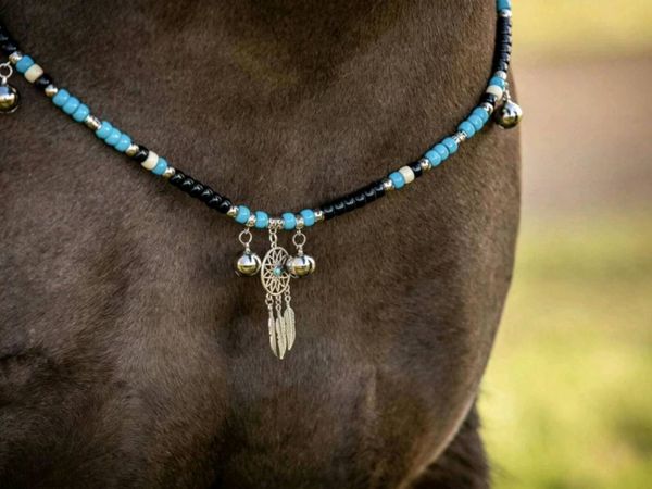 Luxury Gold Carved Horse Halter, Retro Baroque - Main image