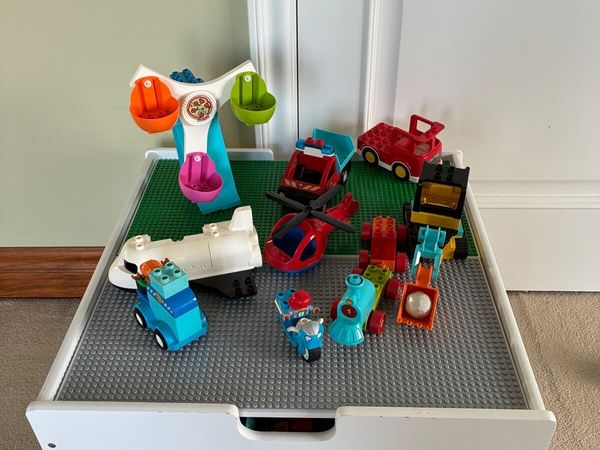 Duplo Lego collection with table - Main image