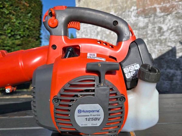 Husqvarna leaf blower and collection - Main image