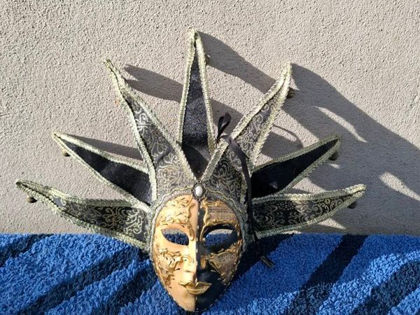 Stunning venitian mask postage possible - Main image