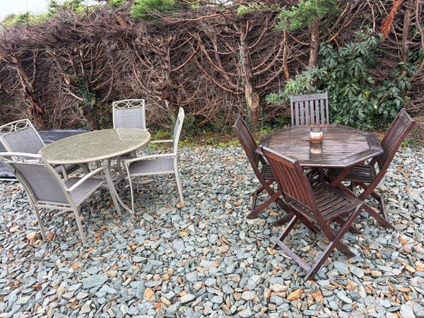 garden table + chairs for sale - Main image