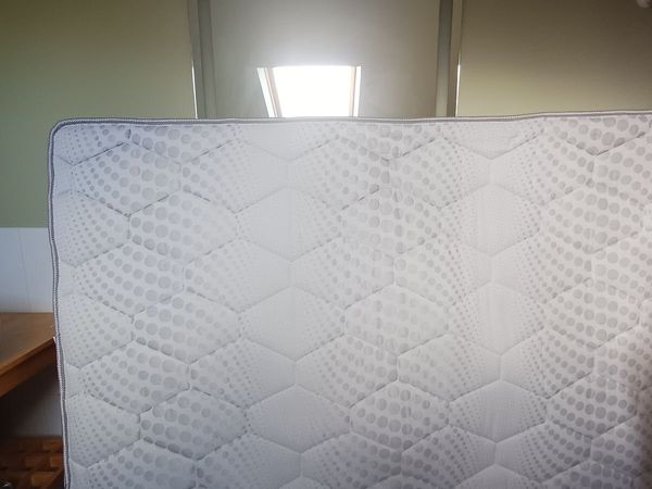 Metal headboard, double matress, single bed. - Main image