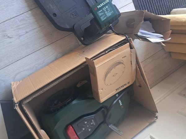 Robotic lawnmower - Main image