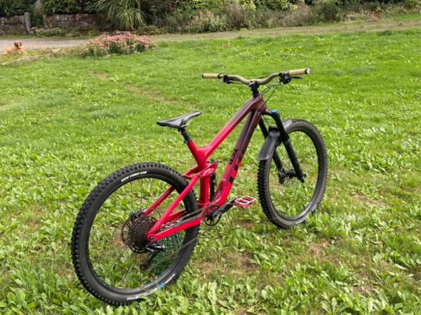 Trek slash 9.7 full carbon freshly serviced - Main image