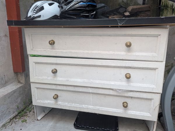 White cabinet - Main image
