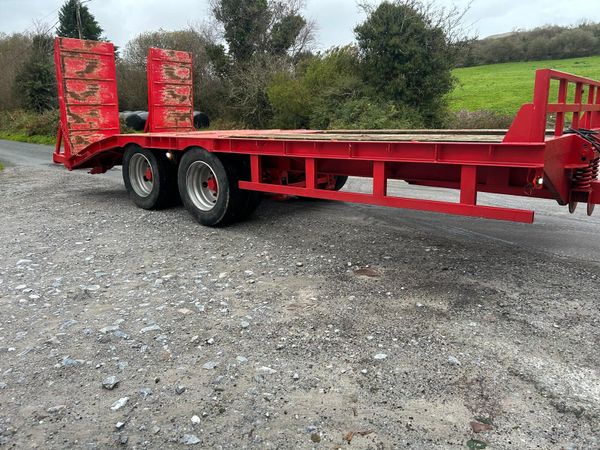 Giles low loader - Main image