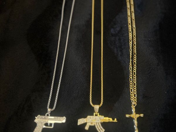3 necklaces €20 - Main image