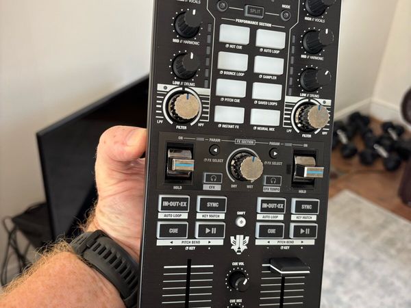 DJ RELOOP MIXTOUR PRO - Main image