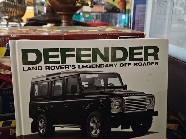 Landrover Defender Book - Main image