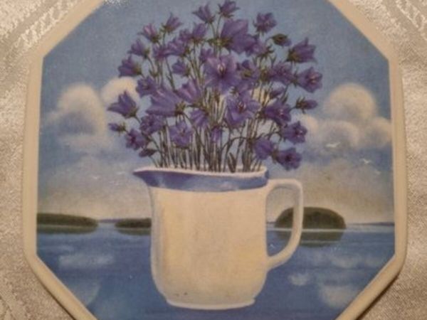 Arabia Of Finland Plate or Stand - Main image