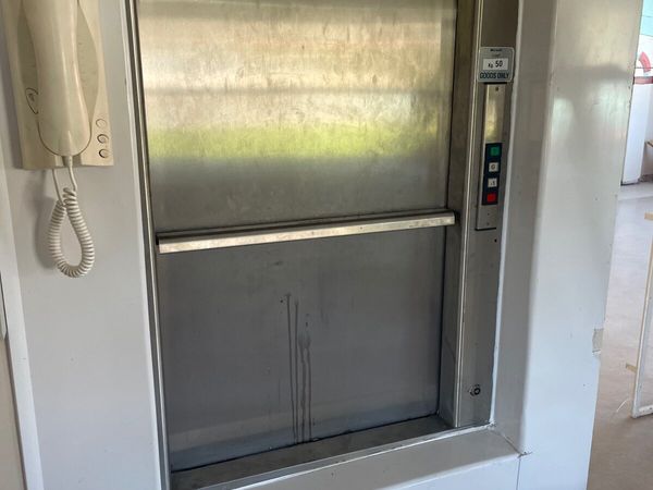 Dumbwaiter Food Lift - Main image