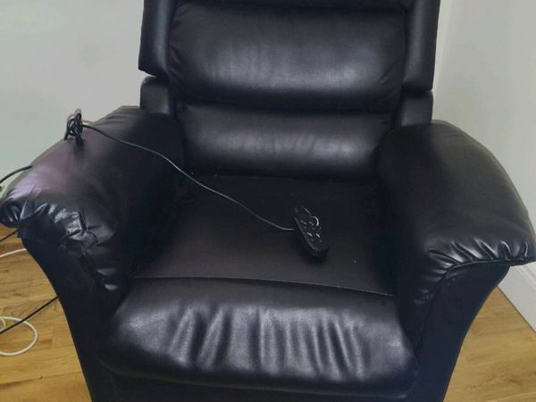 Like new recliner nice tidy size,120 - Main image